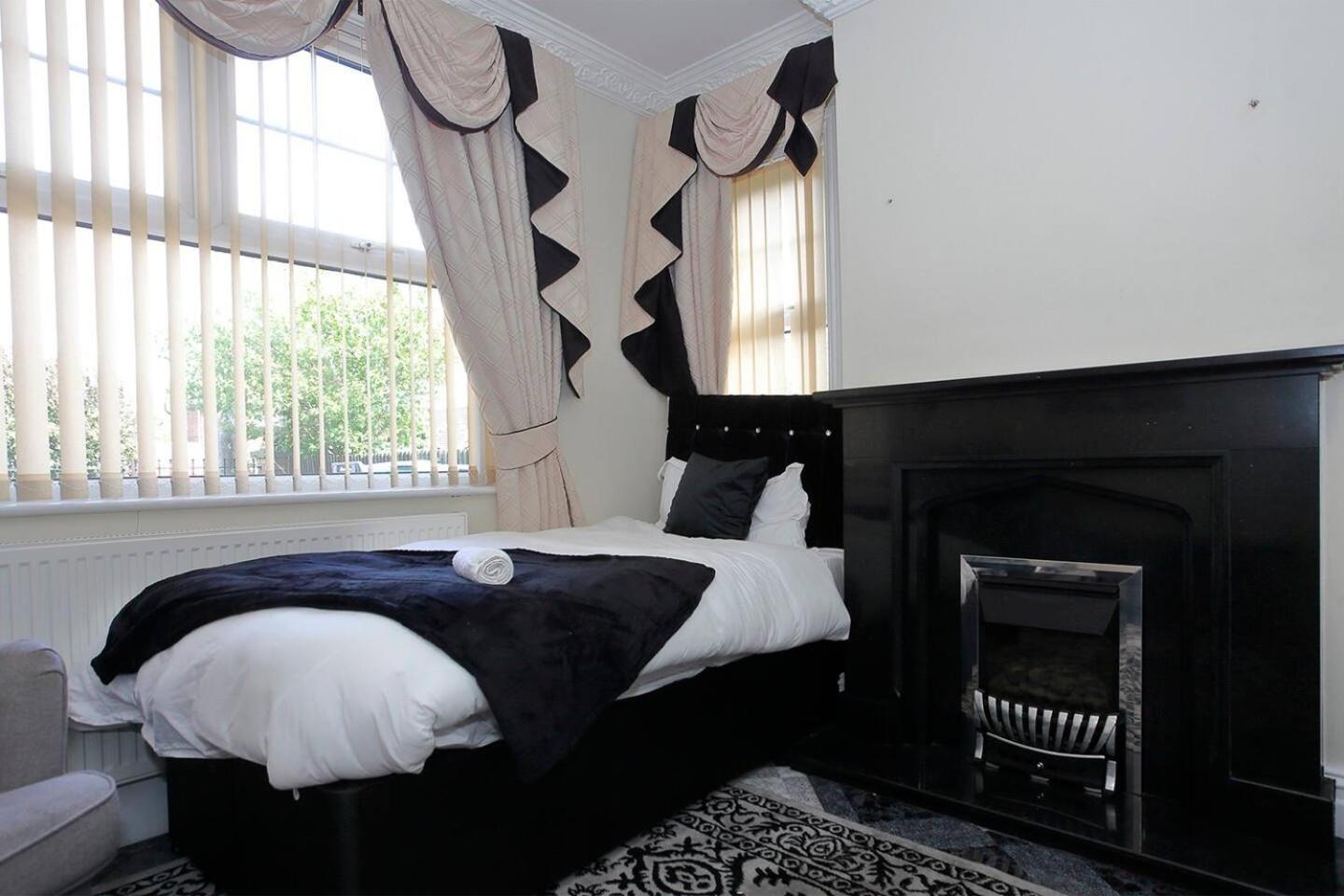 Lincoln Gate House Entertainment Room Hot Tub! Πήτερμπορο Εξωτερικό φωτογραφία